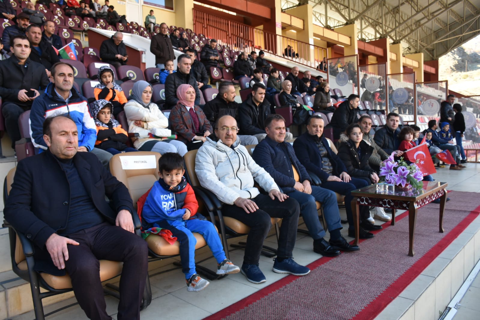 Yunus Emre bebek için düzenlenen turnuvada Türkiye veteranları 5-2 kazandı 7