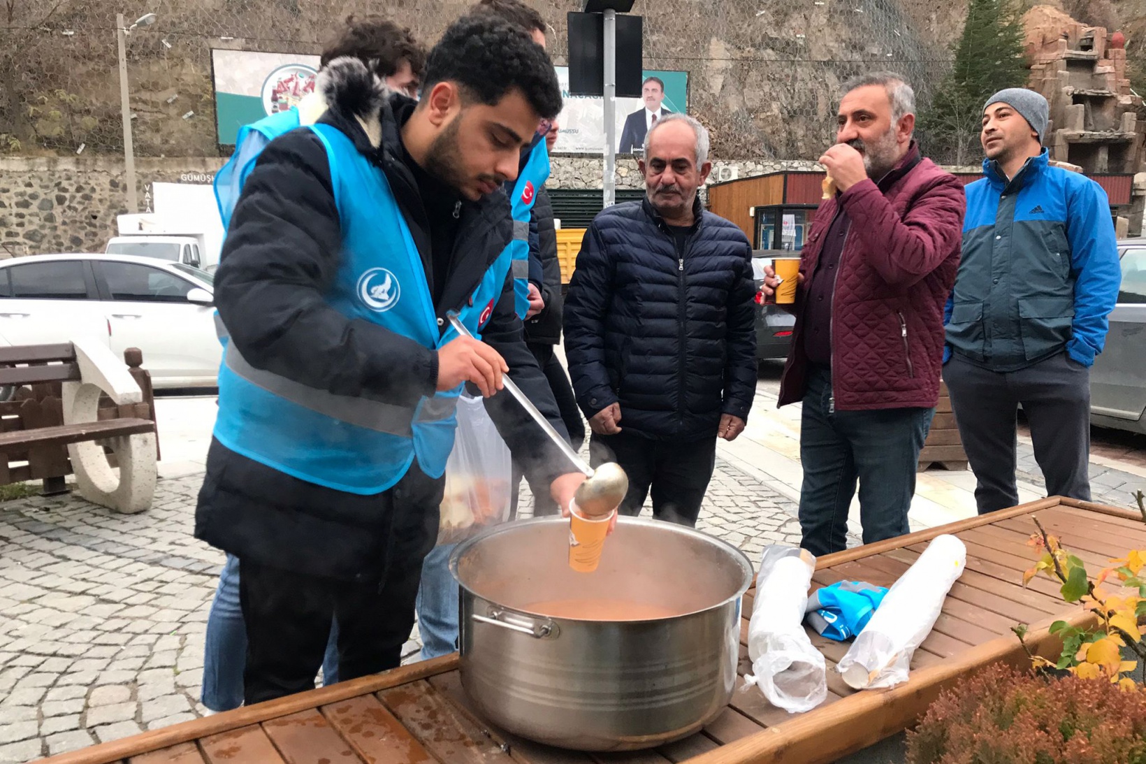 Ülkü Ocaklarından madencilere sıcak çorba ikramı 7