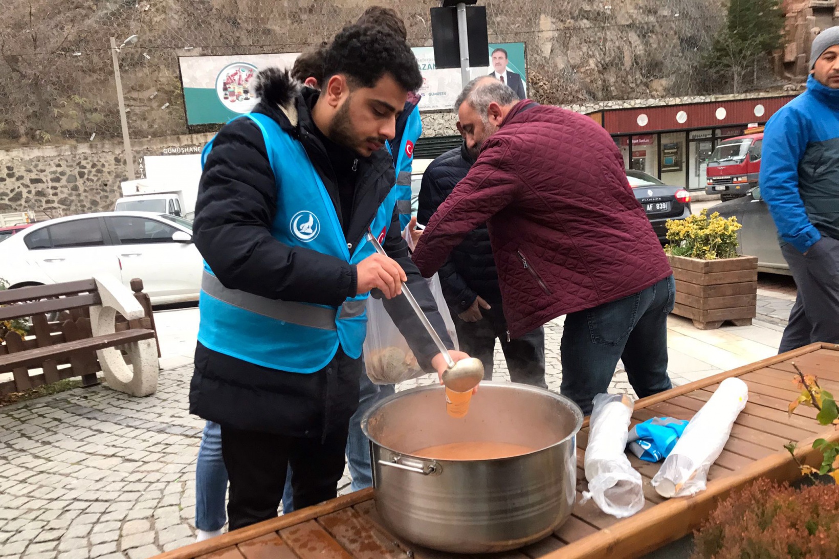 Ülkü Ocaklarından madencilere sıcak çorba ikramı 6