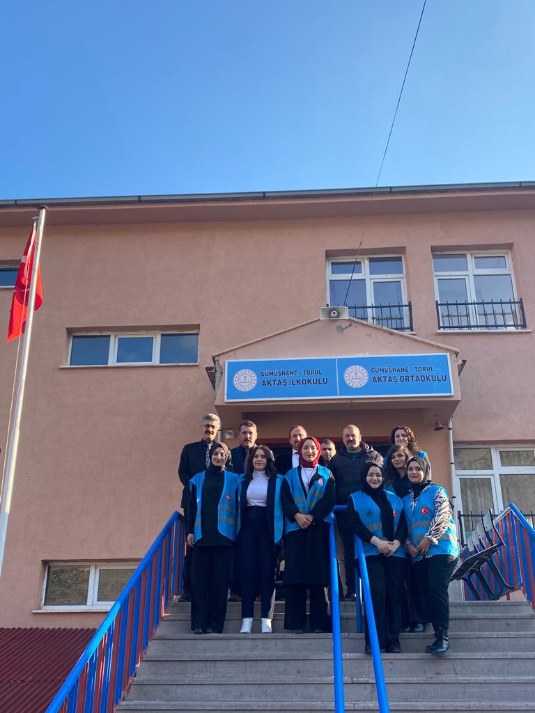 Asenalar köy okullarındaki çocukları unutmadı 1