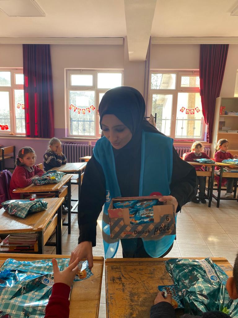 Asenalar köy okullarındaki çocukları unutmadı 5