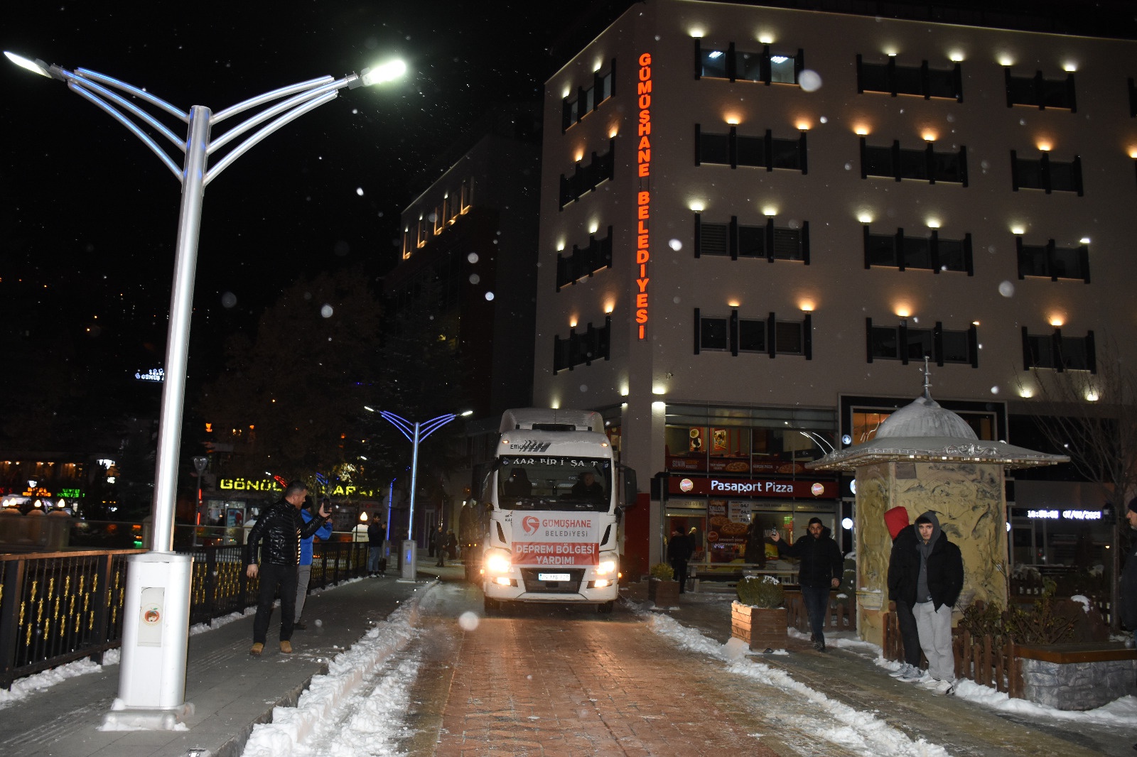 Gümüşhane Belediyesi 5 TIR yardım gönderdi 6
