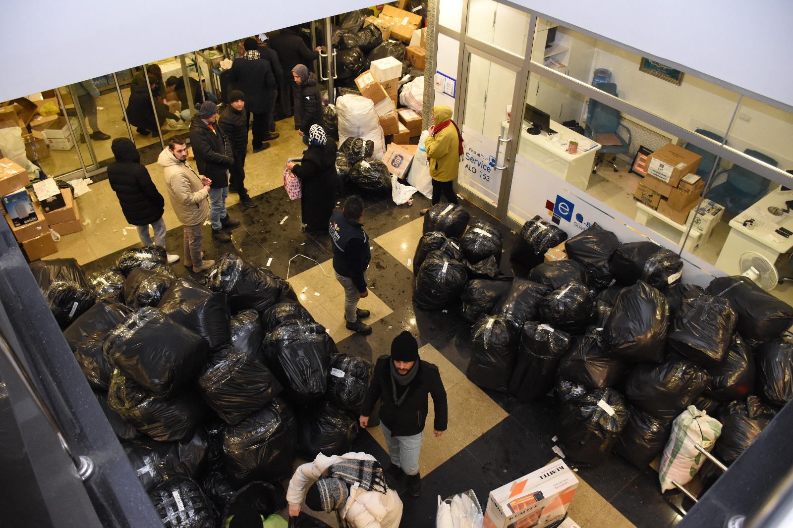 Gümüşhane Belediyesi 5 TIR yardım gönderdi 7