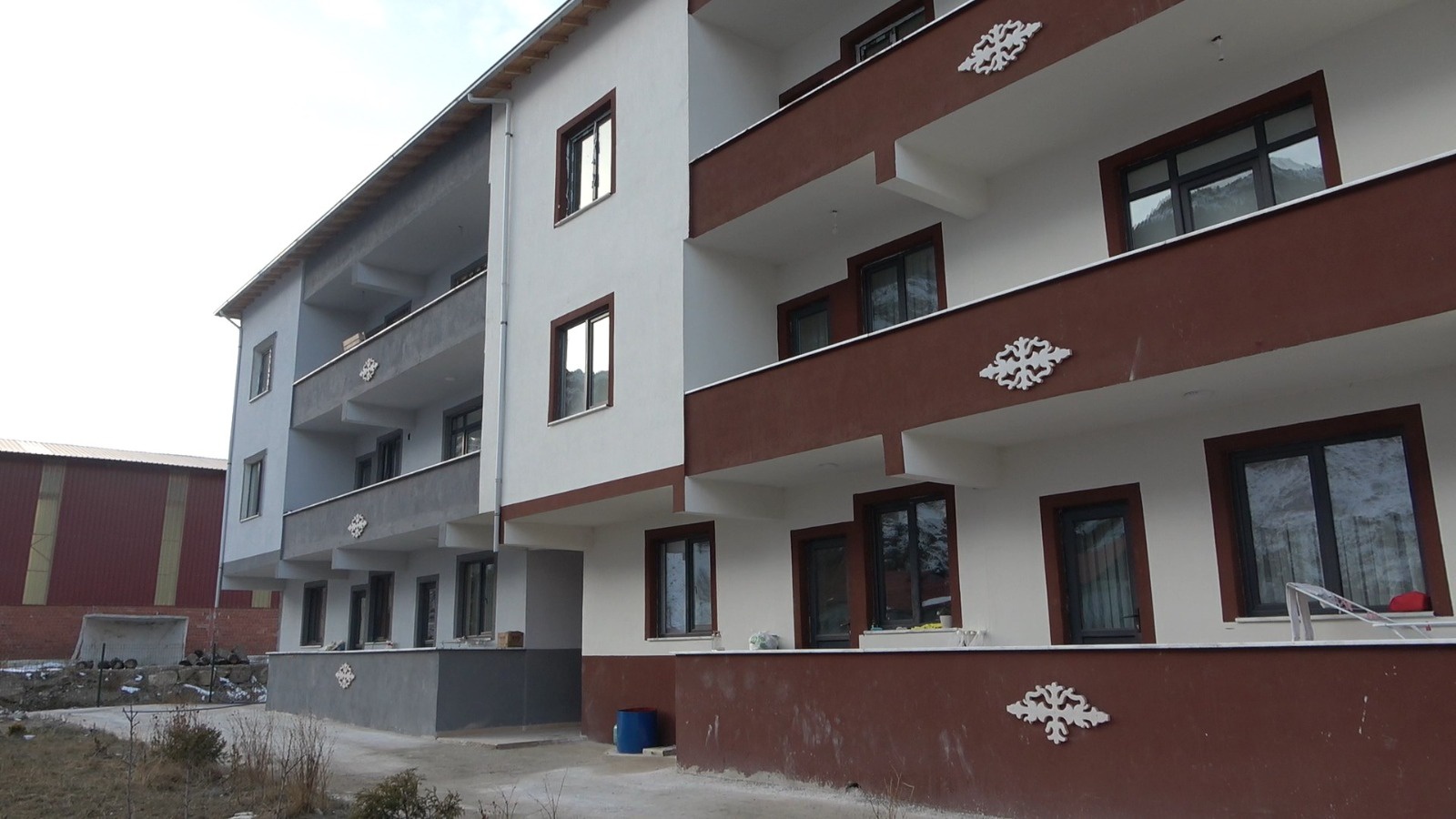 Gümüşhane’de köy halkı 35 depremzedeye kapılarını açtı 3