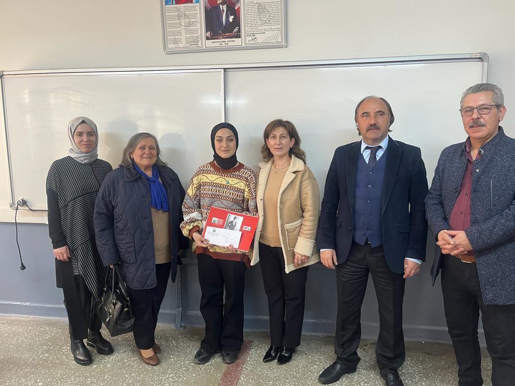 Dereceye giren öğrenciler ödüllerini aldı 4