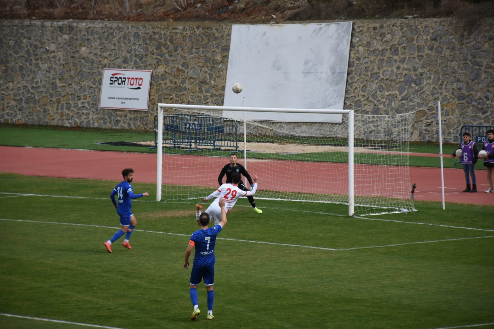 Gümüş nazar aldı: 1-2 7