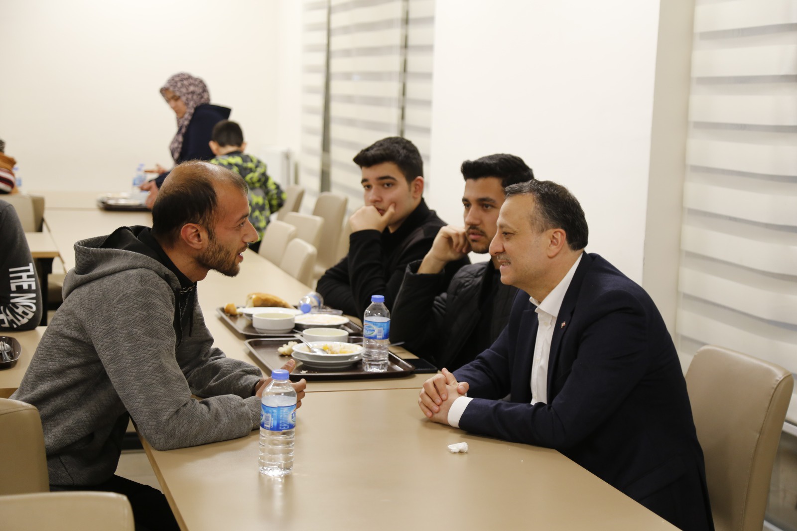 İlk iftar depremzede ailelerle 1