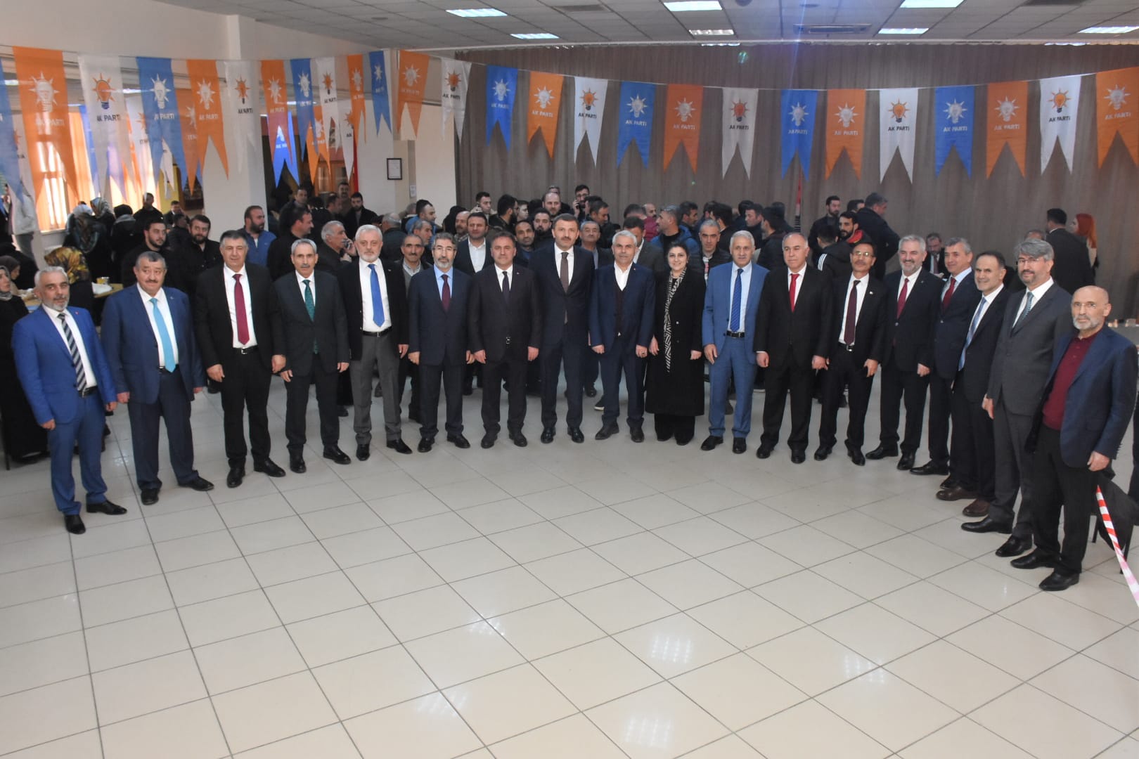 AK Parti’de temayül yoklaması yapıldı 1