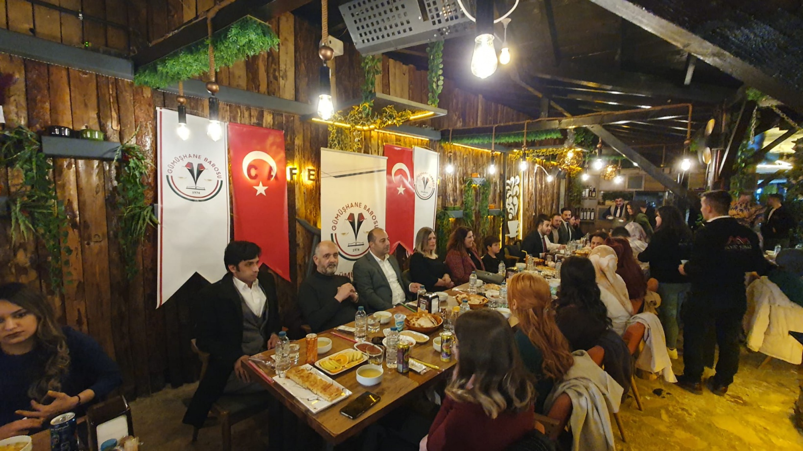 Hukuk camiası Baro’nun iftarında buluştu 2