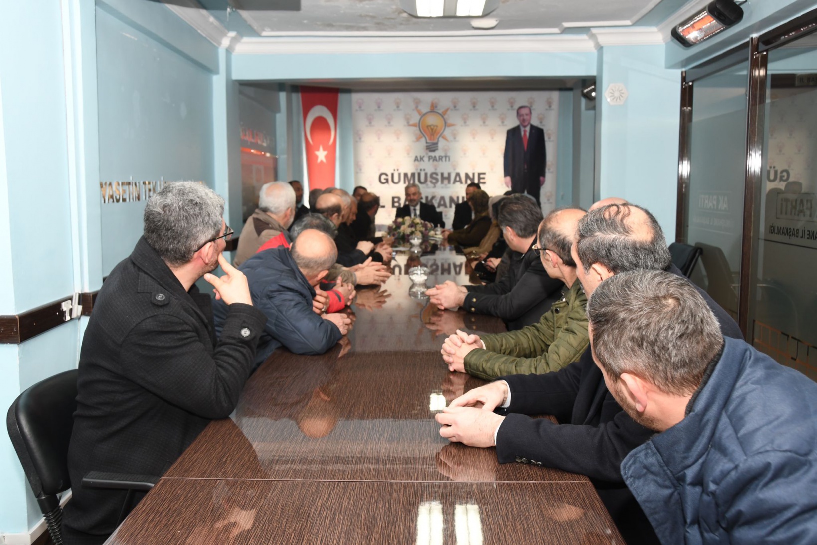 Erdoğdu, ilk toplantıda görev dağılımını yaptı 4