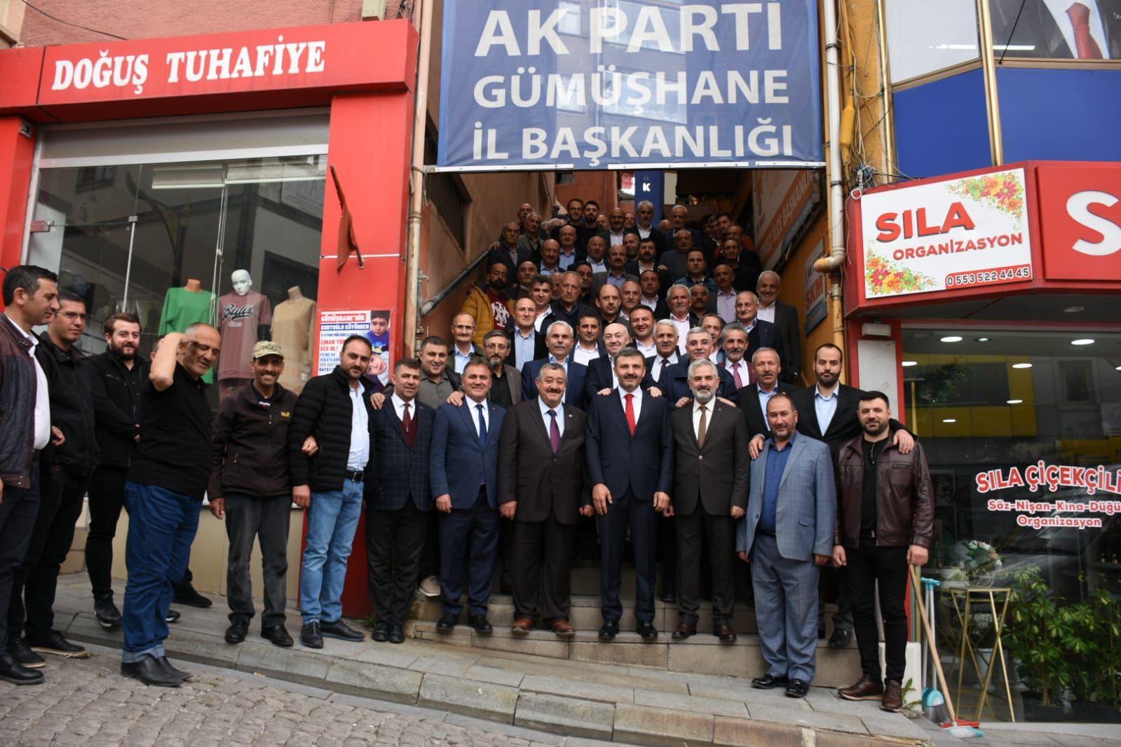 AK Parti teşkilatları bayramda kucaklaştı 4