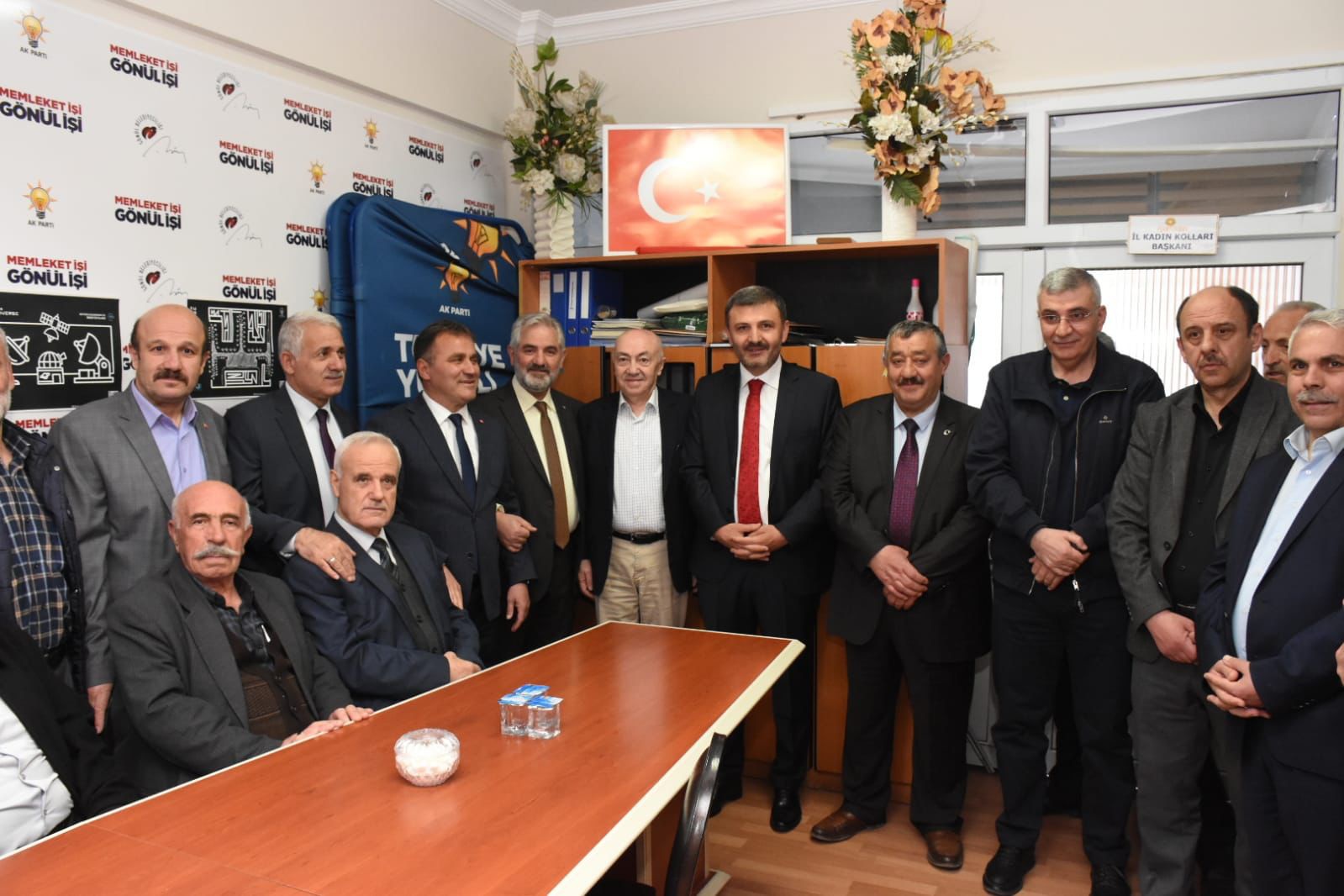 AK Parti teşkilatları bayramda kucaklaştı 5