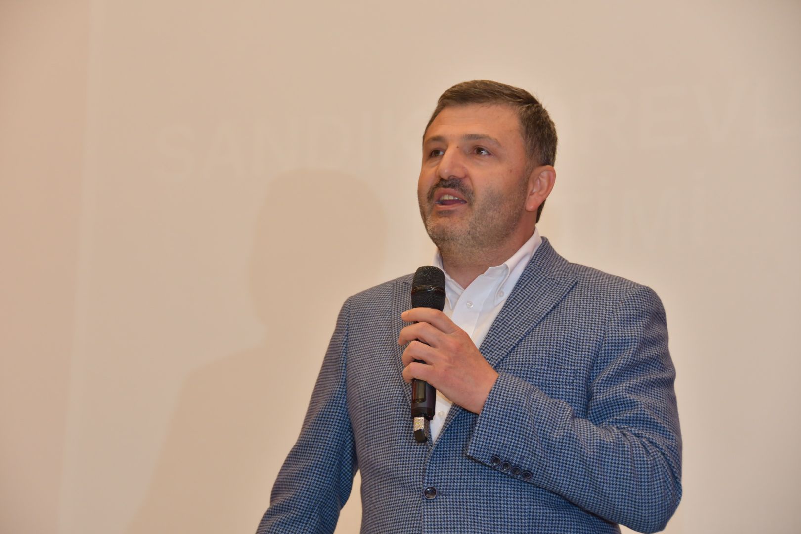 Çimen: AK Parti dolu dizgin zafere koşuyor 1