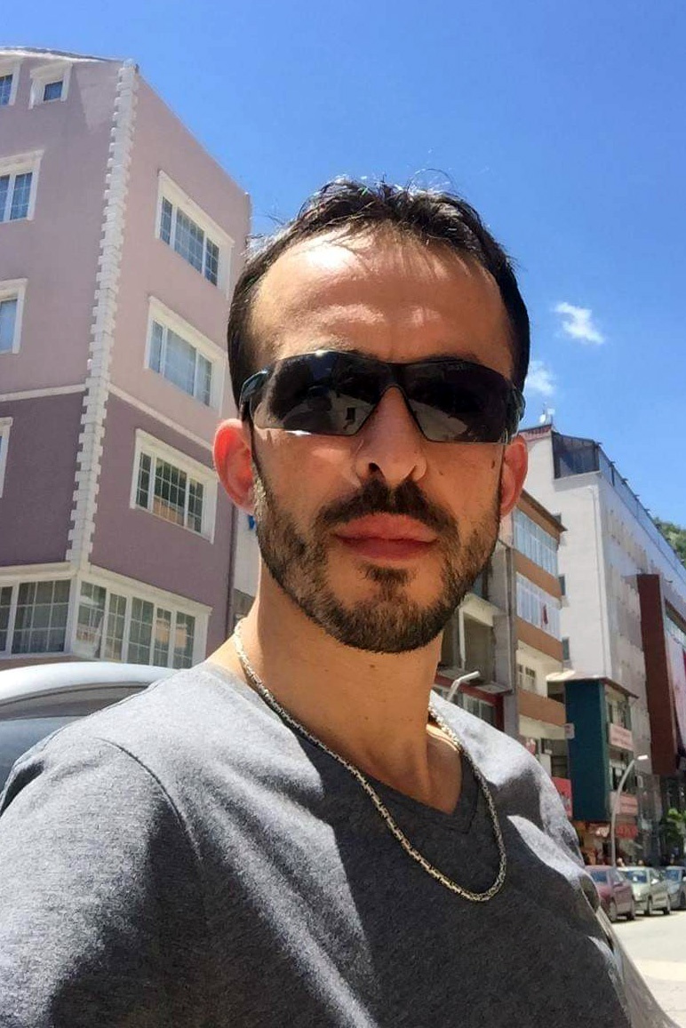 Kamyonet uçuruma yuvarlandı: 1 ölü, 1 yaralı 1