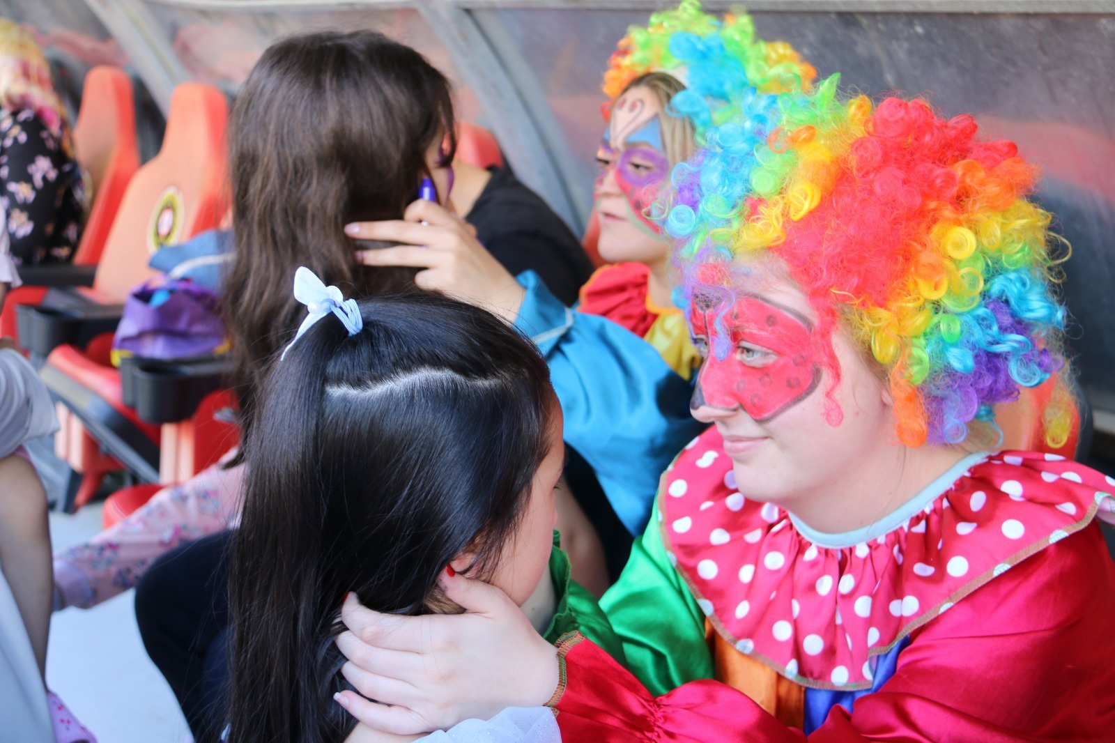 Karnesini alan çocuklar Yenişehir Stadyumunda doyasıya eğlendi 2