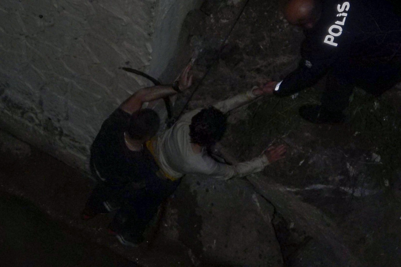 Harşit Çayına atlayan genci polis ekipleri kurtardı 1