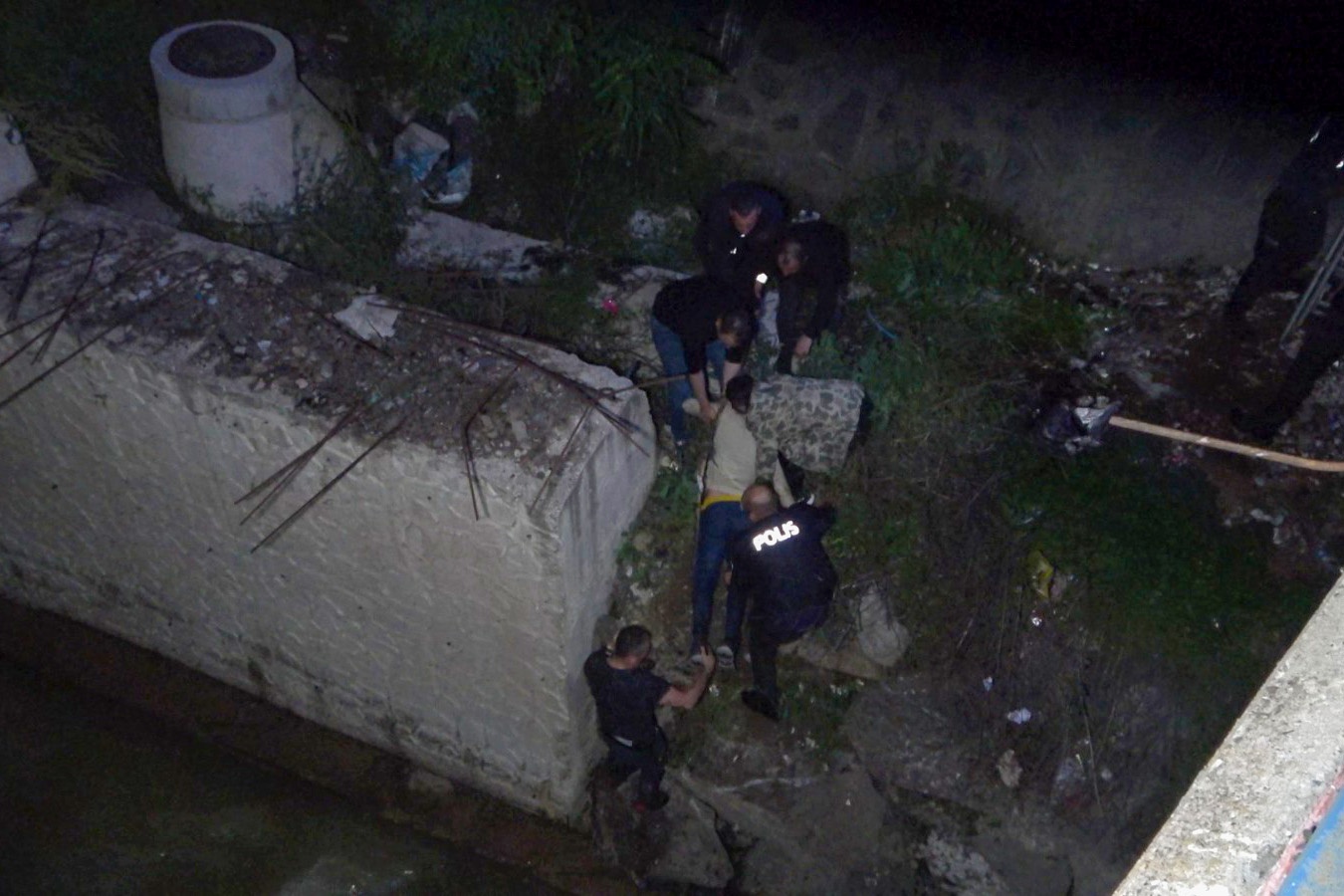 Harşit Çayına atlayan genci polis ekipleri kurtardı 8