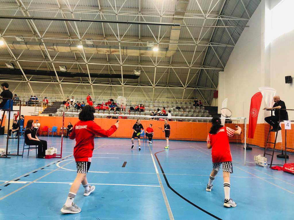Badmintonda Türkiye çeyrek finallerindeyiz 3