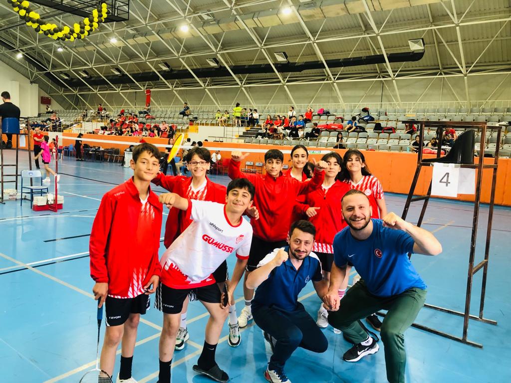 Badmintonda Türkiye çeyrek finallerindeyiz 5