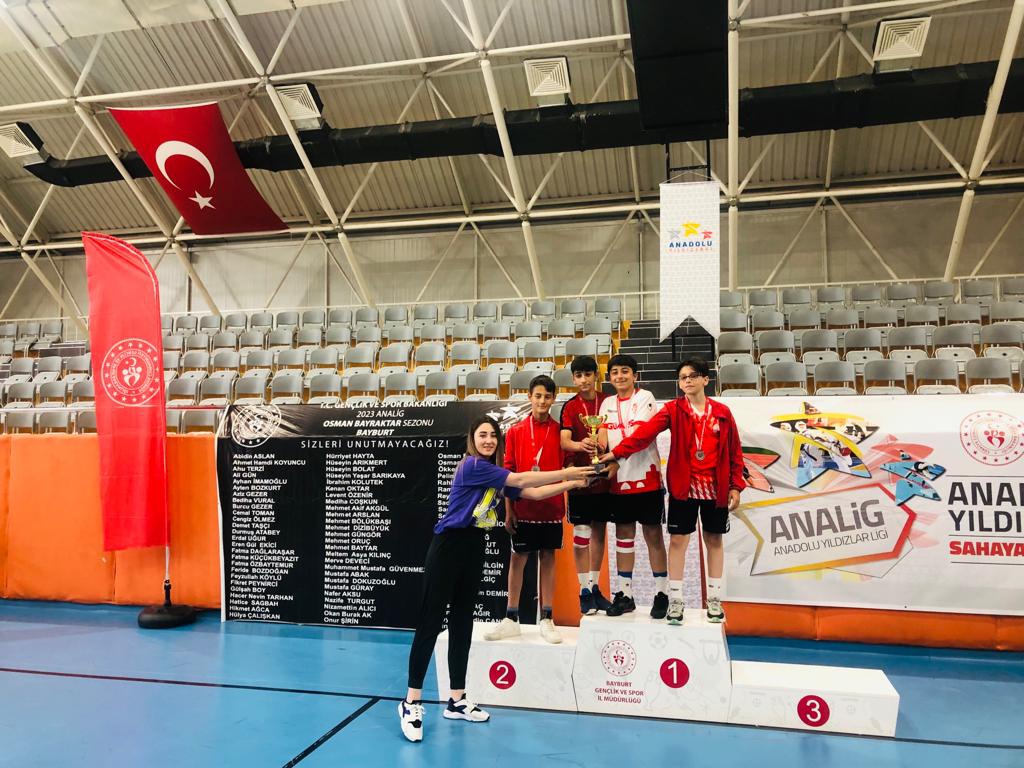 Badmintonda Türkiye çeyrek finallerindeyiz 16