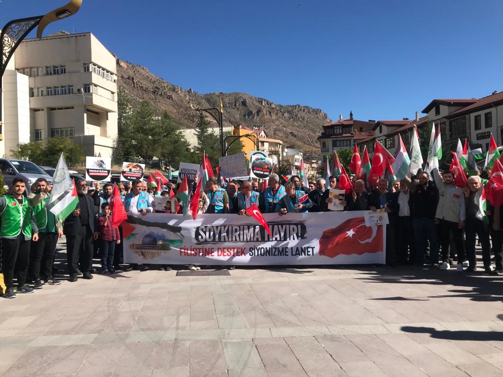 Gümüşhane’de Filistin’e destek yürüyüşü düzenlendi 7