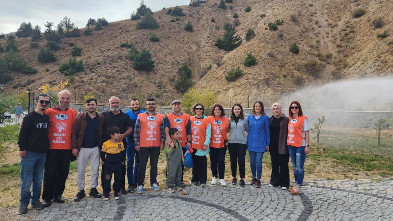 Onlarca fidan toprakla buluştu 1