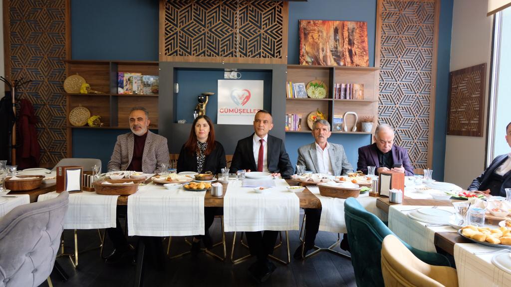 MHP’nin ilk aday adayı Bayrak oldu 1