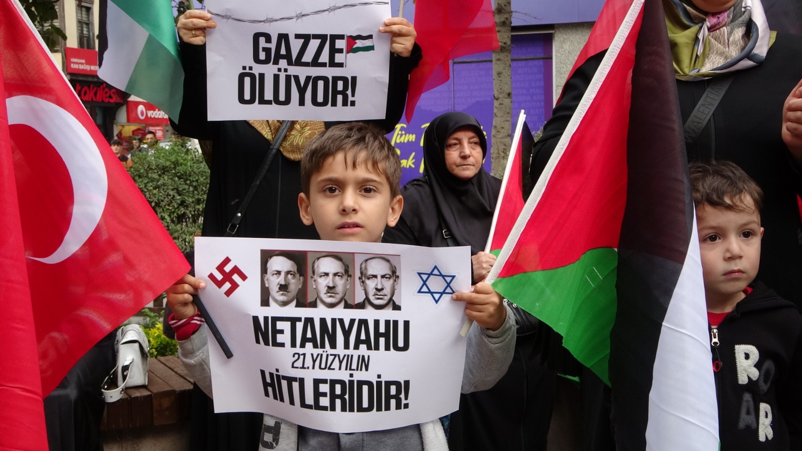 Gümüşhane’de kadınlar Filistin’e destek için oturma eylemi gerçekleştirdi 5