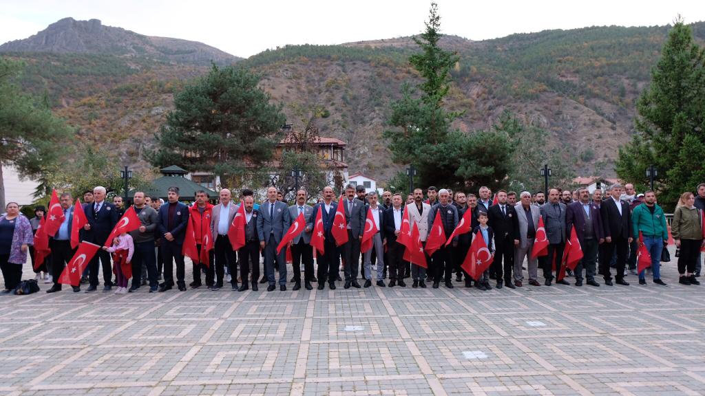 Türk Eğitim-Sen Cumhuriyetin 100. Yılında Atatürk Anıtına çelenk bıraktı 3