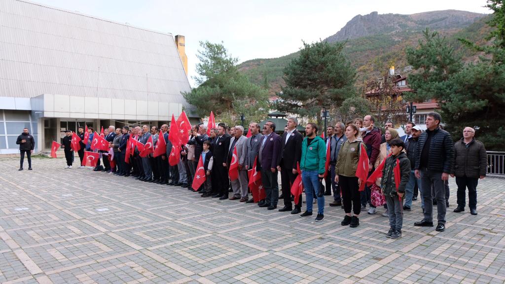 Türk Eğitim-Sen Cumhuriyetin 100. Yılında Atatürk Anıtına çelenk bıraktı 5