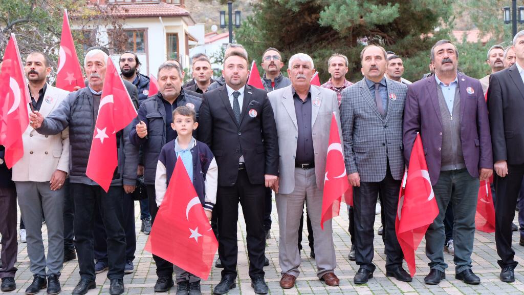 Türk Eğitim-Sen Cumhuriyetin 100. Yılında Atatürk Anıtına çelenk bıraktı 6