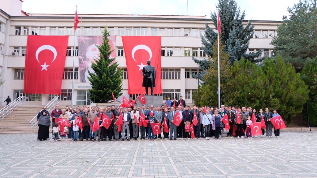 Türk Eğitim-Sen Cumhuriyetin 100. Yılında Atatürk Anıtına çelenk bıraktı 9