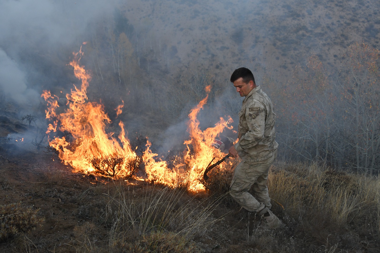 Gümüşhane'deki örtü yangınında 5 hektarlık alan zarar gördü 11