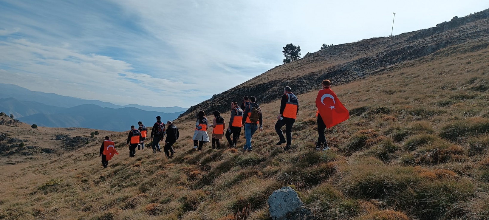 AFAD gönüllülerinden 100.yıl yürüyüşü 9