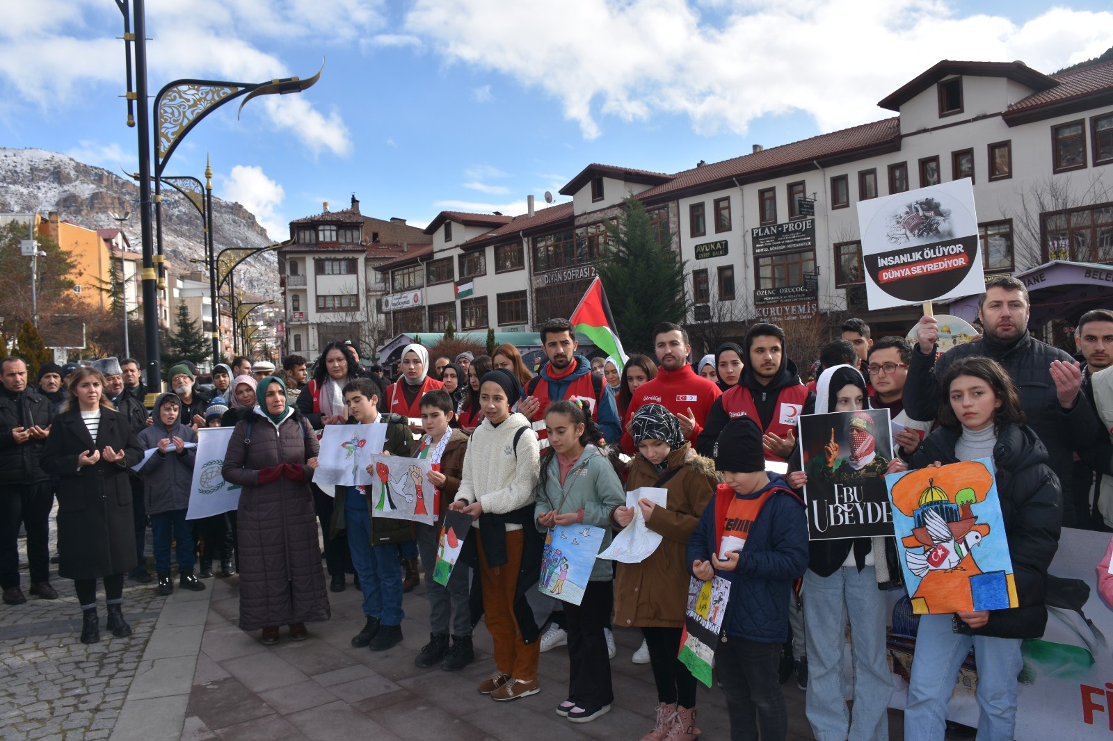 Gümüşhane’de şehitlere rahmet, terör ve İsrail’e lanet eylemi yapıldı 2