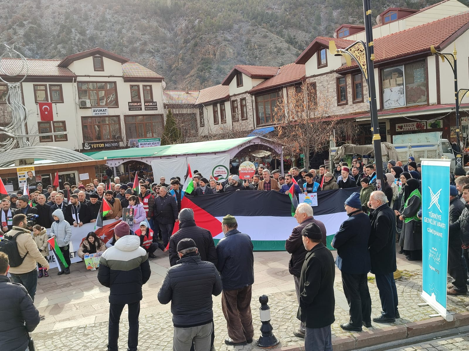 Gümüşhane’de şehitlere rahmet, terör ve İsrail’e lanet eylemi yapıldı 9