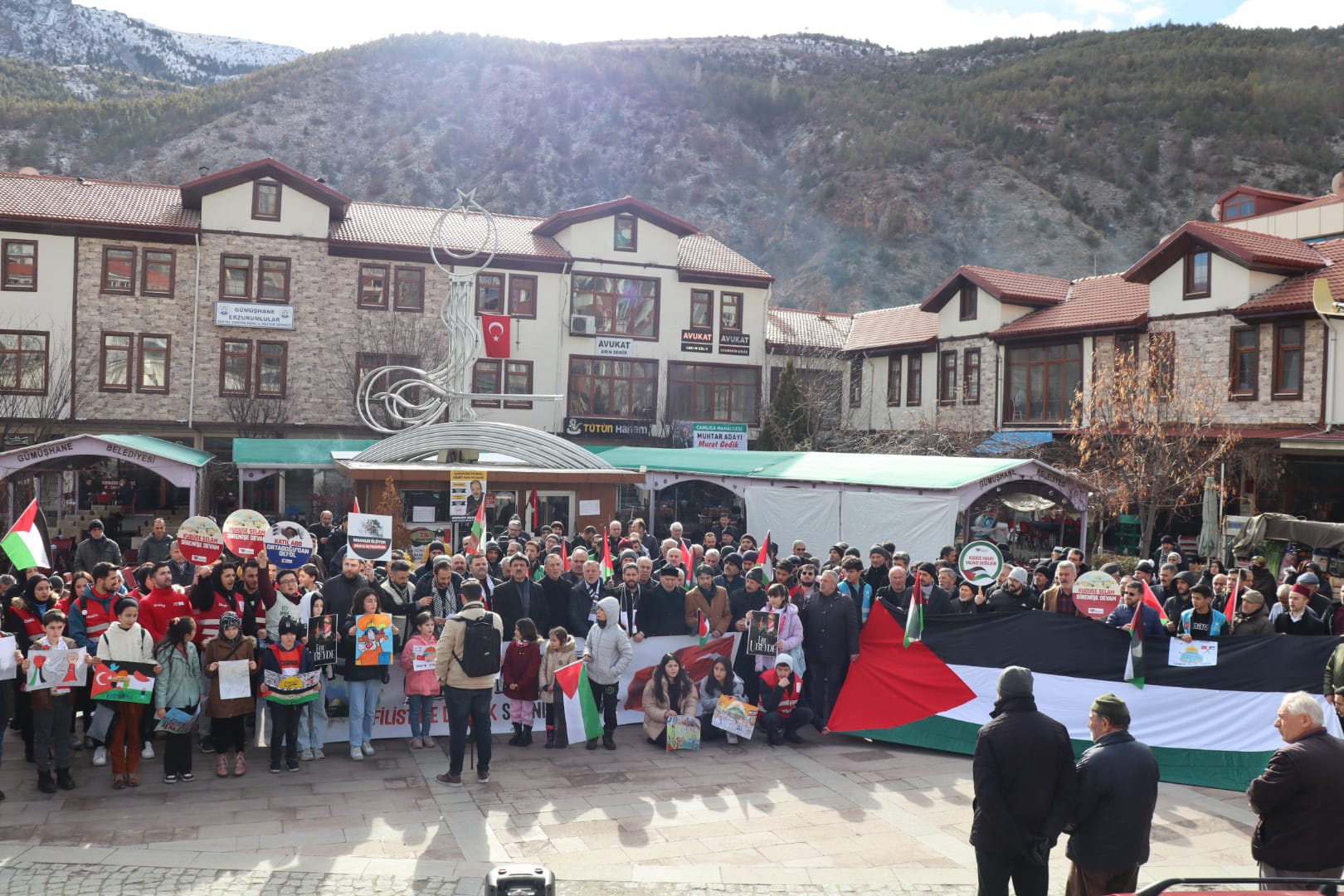 Gümüşhane’de şehitlere rahmet, terör ve İsrail’e lanet eylemi yapıldı 5