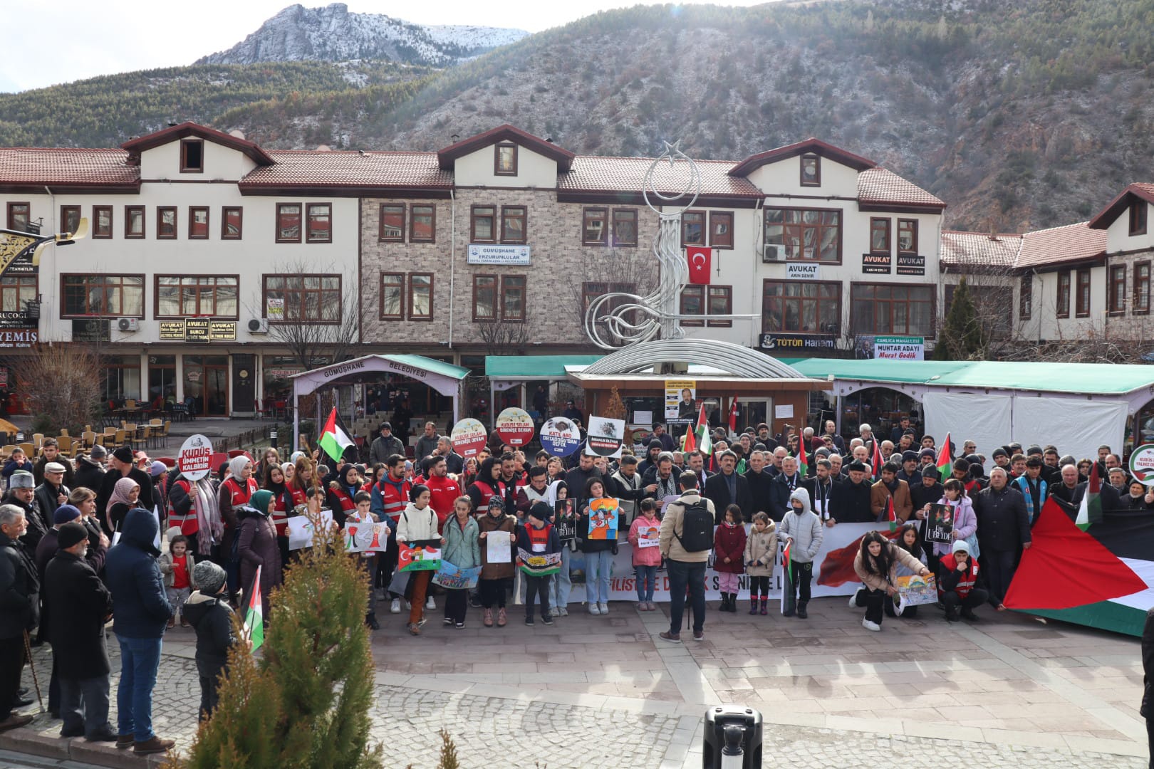 Gümüşhane’de şehitlere rahmet, terör ve İsrail’e lanet eylemi yapıldı 3