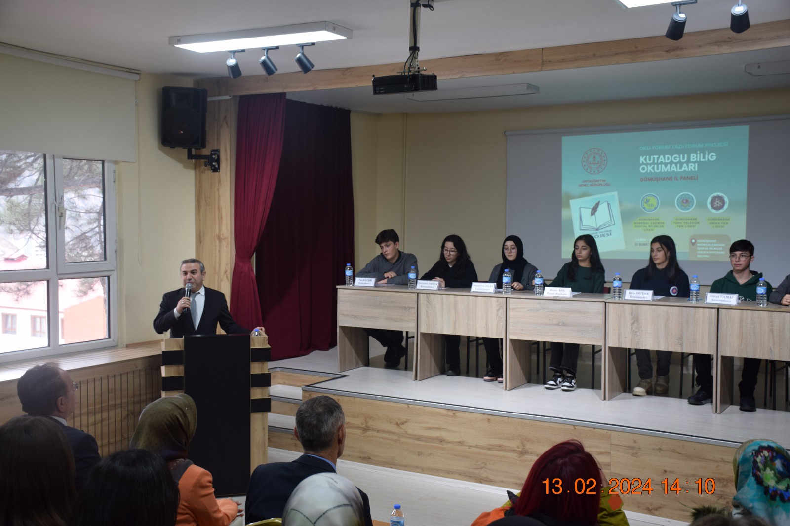 Gümüşhane'de öğrenciler “Kutadgu Bilig Okumaları” paneli düzenledi 9