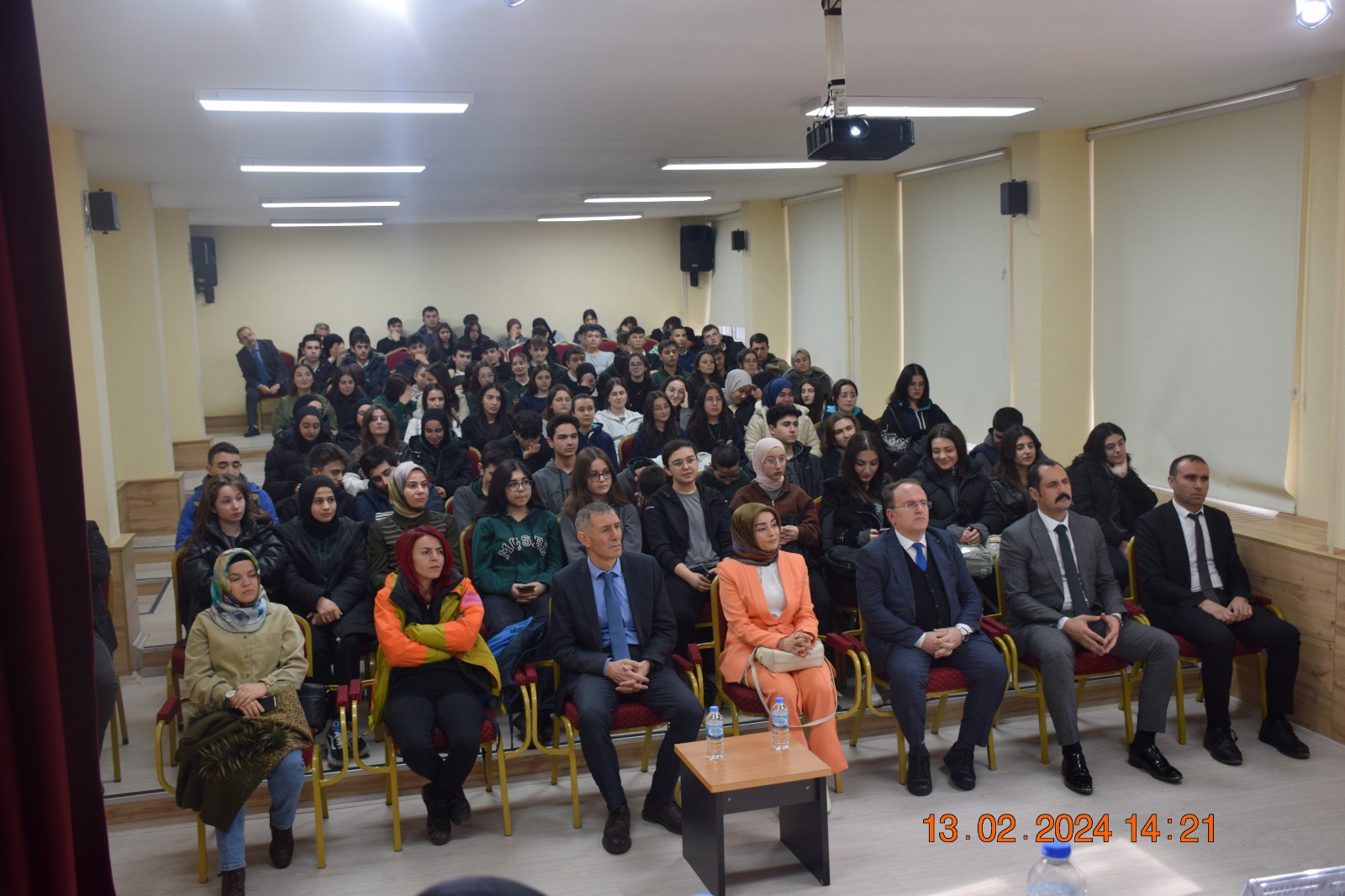 Gümüşhane'de öğrenciler “Kutadgu Bilig Okumaları” paneli düzenledi 11