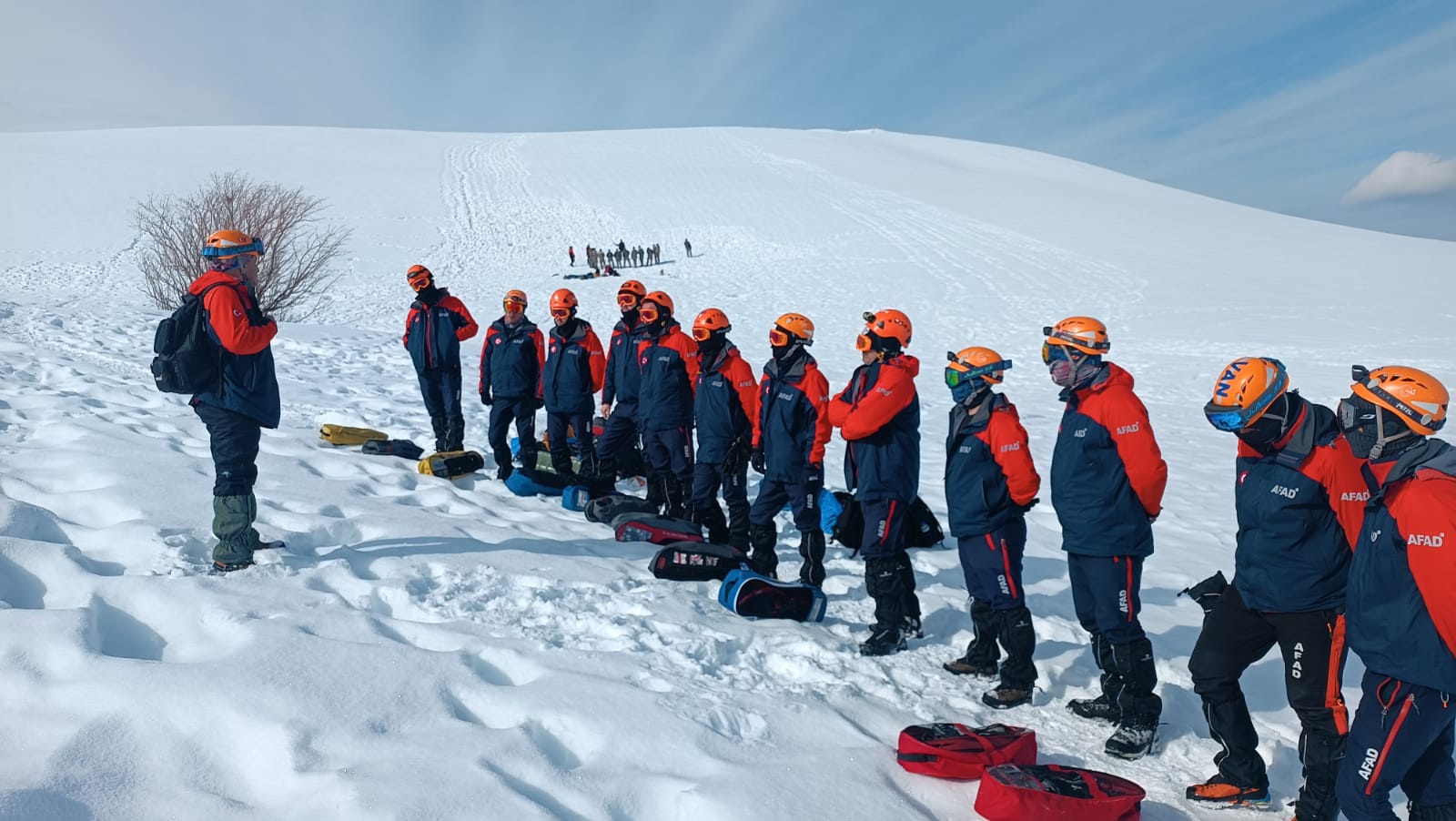 Gümüşhane AFAD ekibi 2 bin 225 rakımda çığ eğitimi alıyor 10