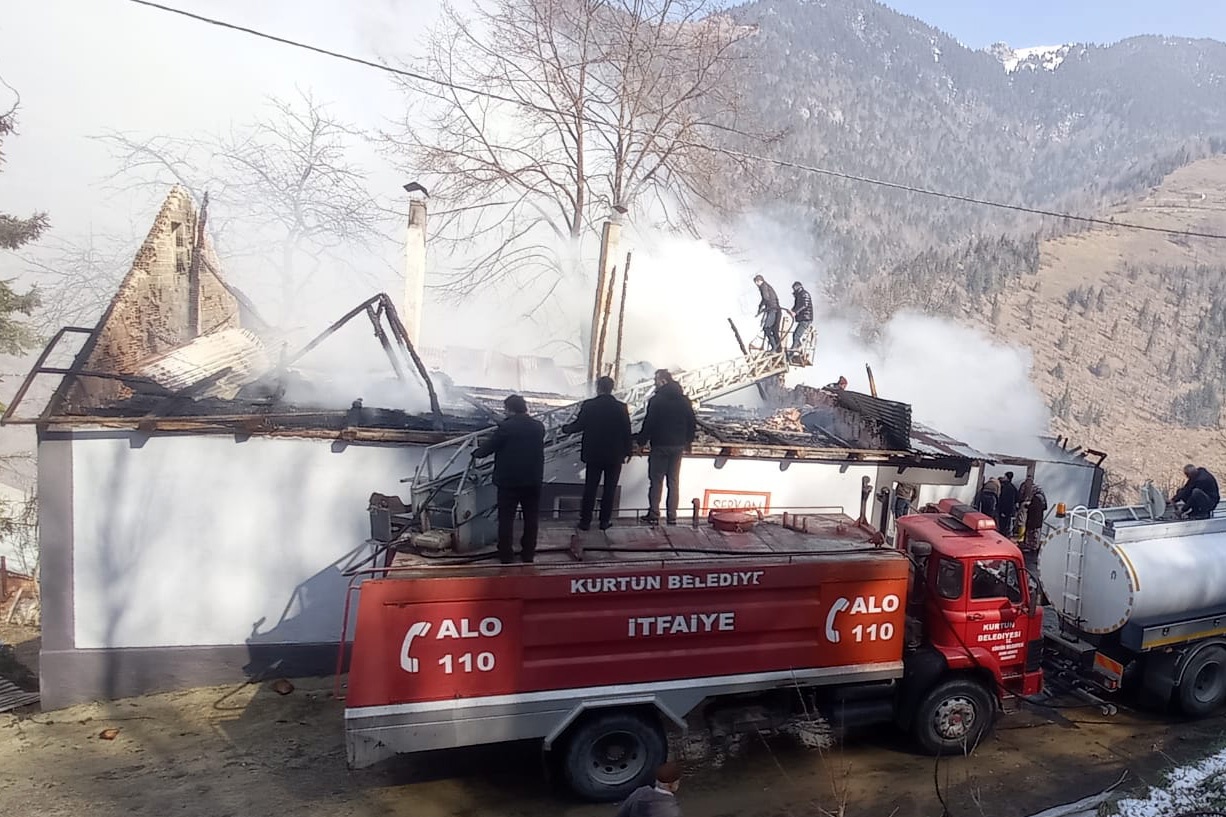 Kürtün'de korkutan yangın 2