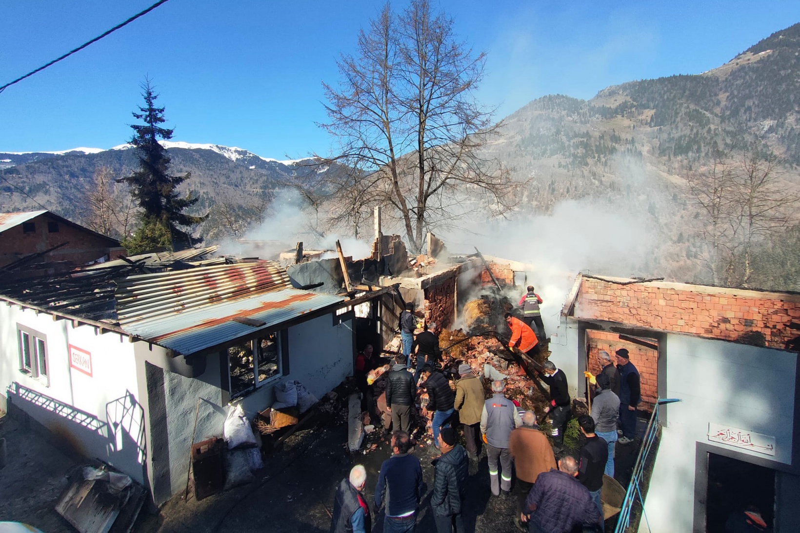 Kürtün'de korkutan yangın 5