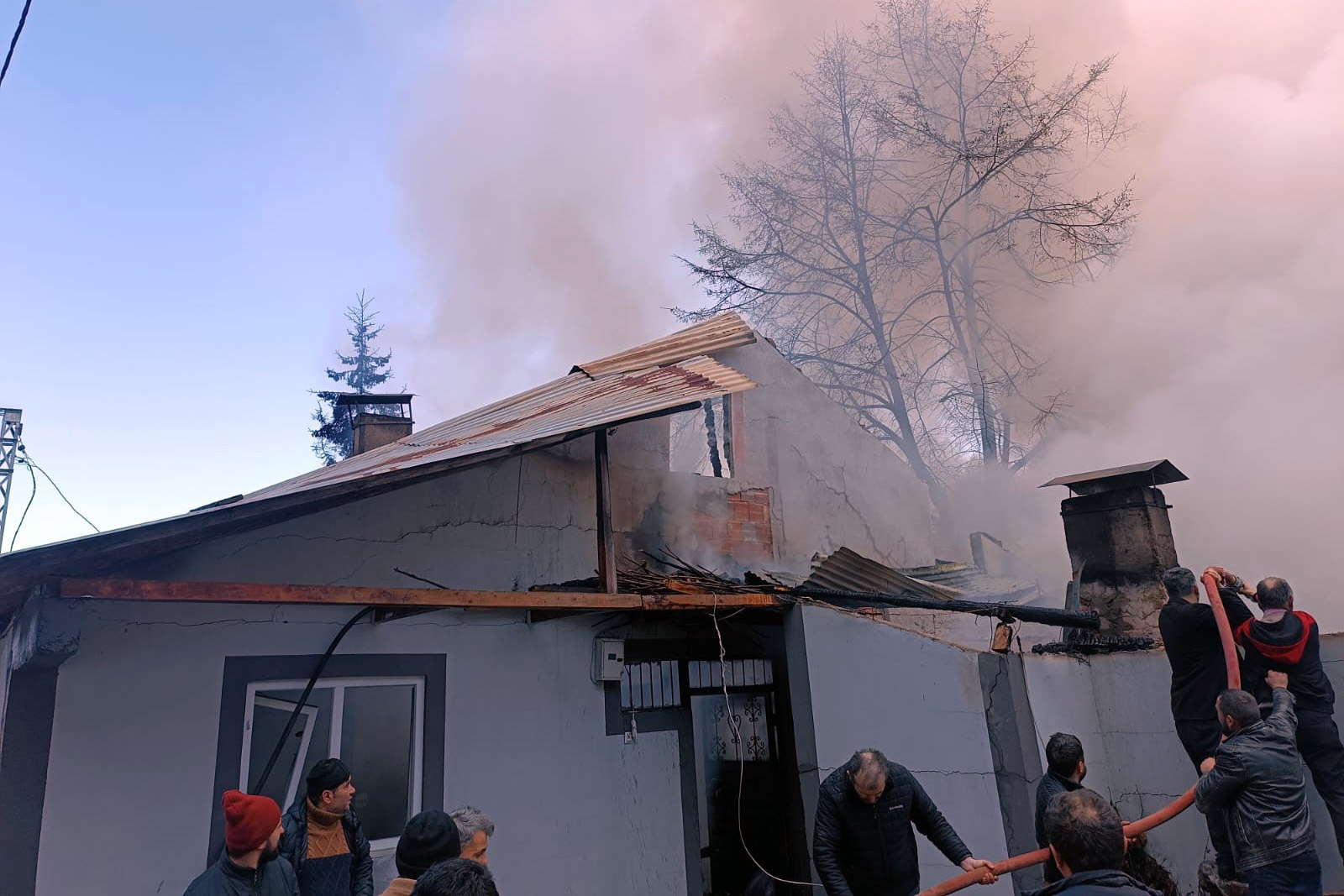 Kürtün'de korkutan yangın 6