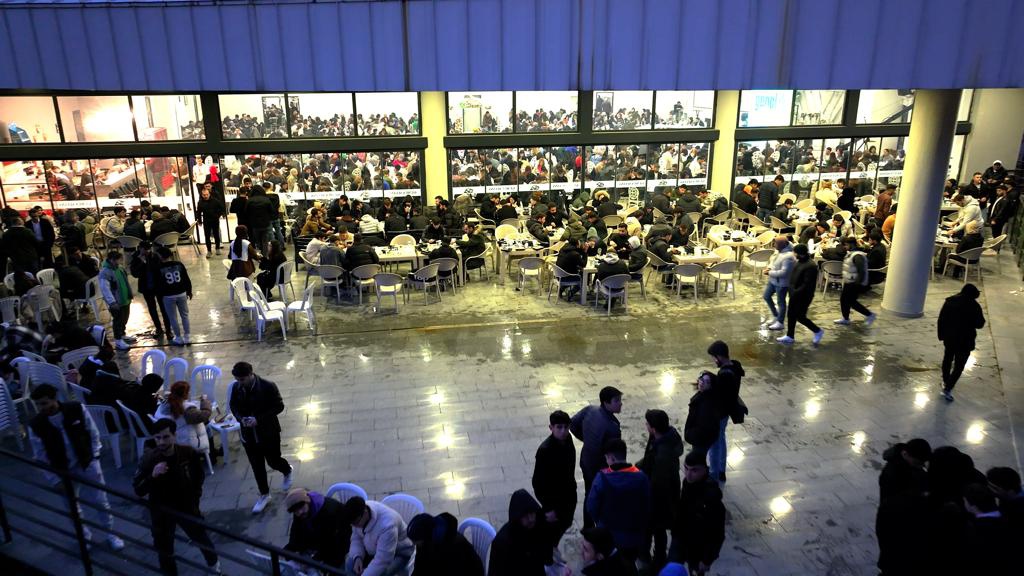 AK Gençlikten dev iftar 1