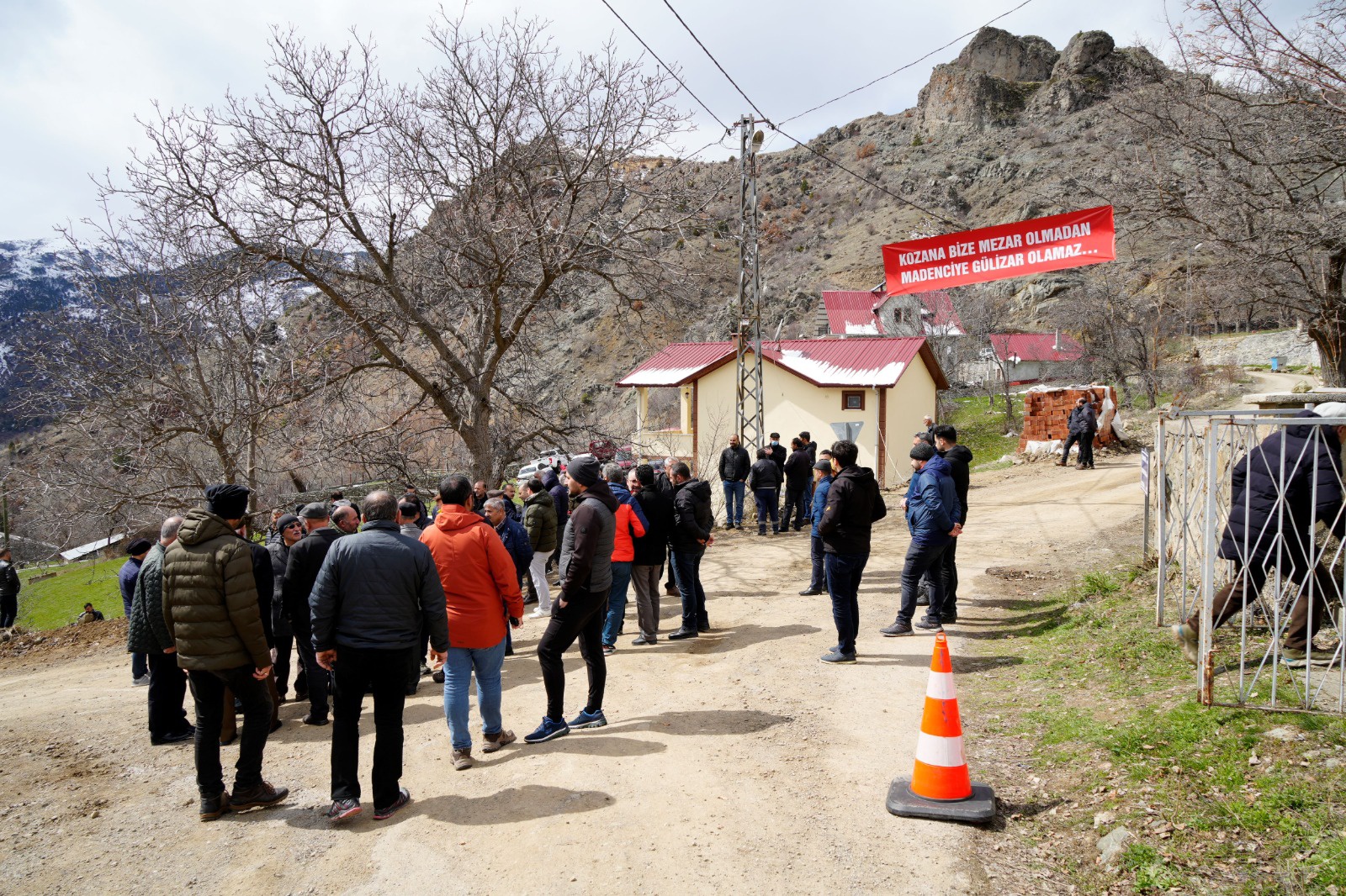 Gümüşhane’de iktidar ve muhalefet Yeşilyurt sakinlerinin maden mücadelesi için birleşti 4