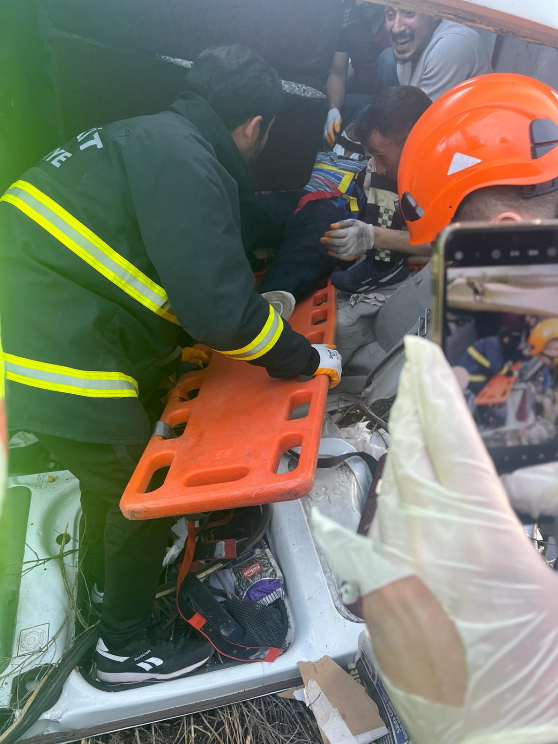 Gümüşhane’de yolcu minibüsü uçuruma yuvarlandı: 7 yaralı 1