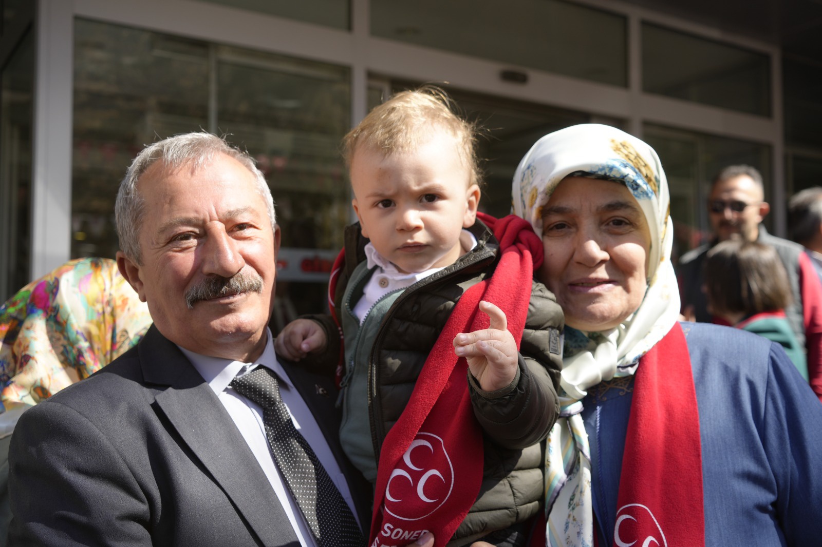 Başer mazbatasını alıp koltuğa oturdu 31