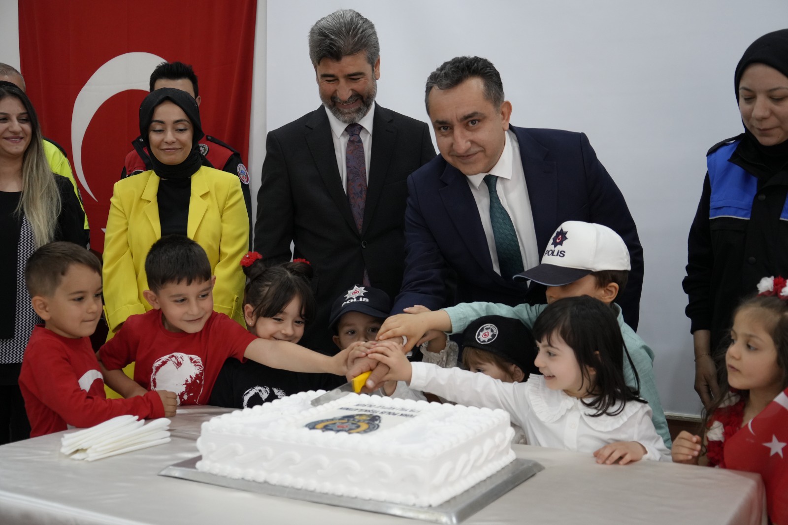 Anaokulu öğrencilerinden Polis Bayramı kutlaması 6