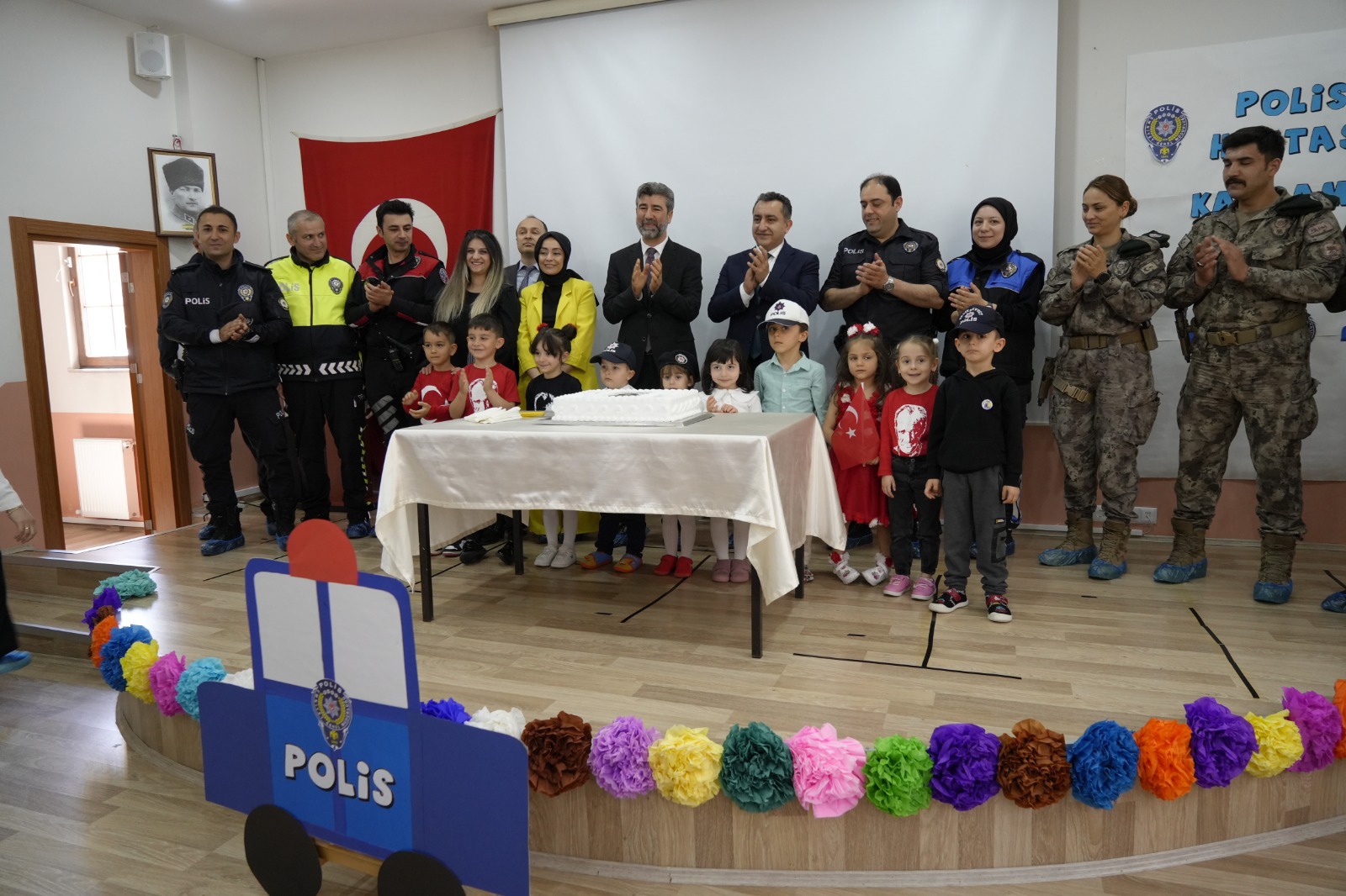Anaokulu öğrencilerinden Polis Bayramı kutlaması 10